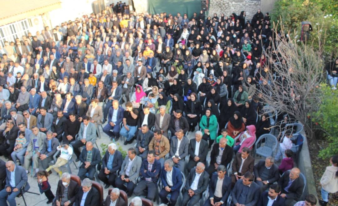 تاجگردون در جمع اقشار و طوایف باشت