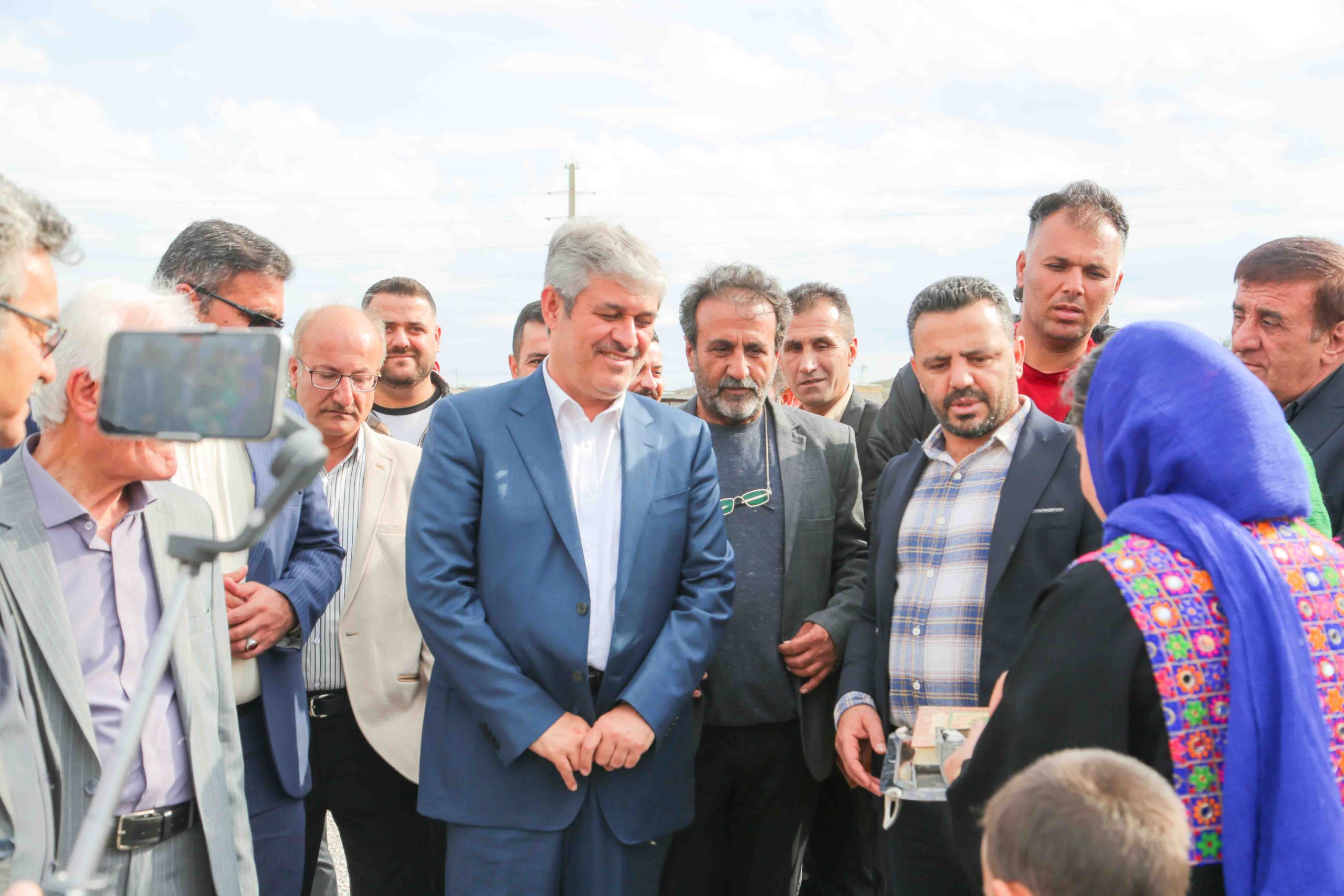 تاجگردون در جمع طایفه گشتاسب: مردم باید از نظر روانی در انتخابات احساس آرامش کنند