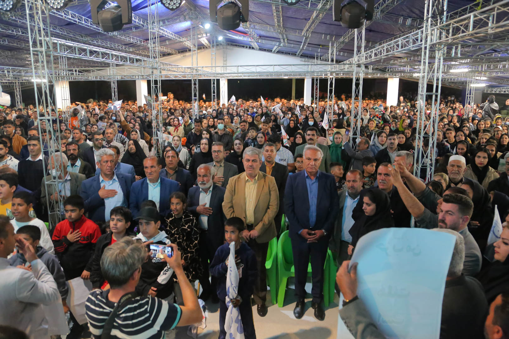 جوانان، خانه ملت را افتتاح کردند