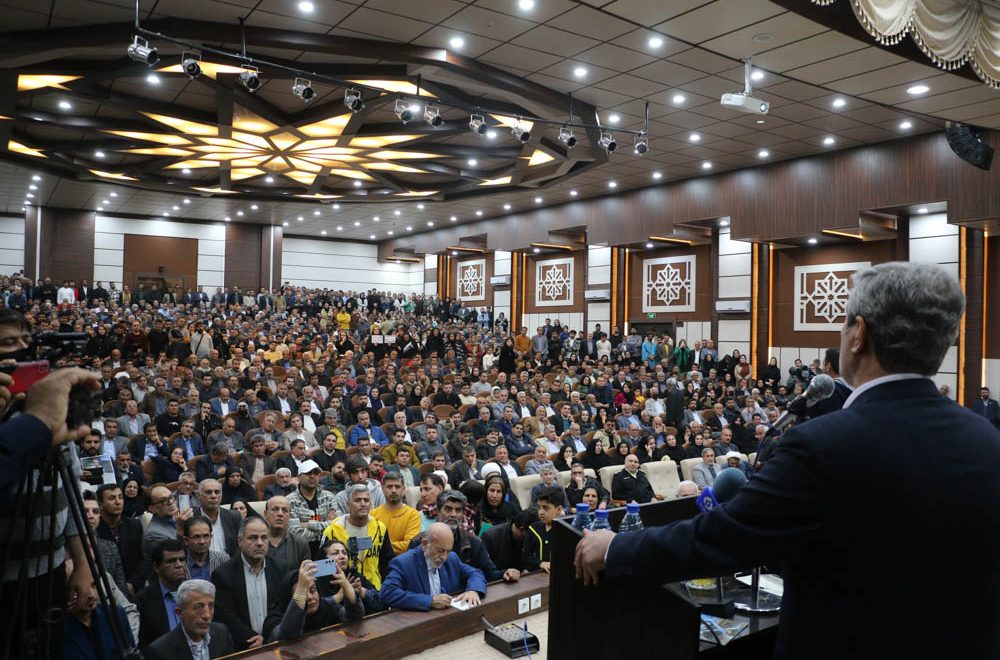 تاجگردون در جمع مردم: این چهار سال، چهار سال خدمت است