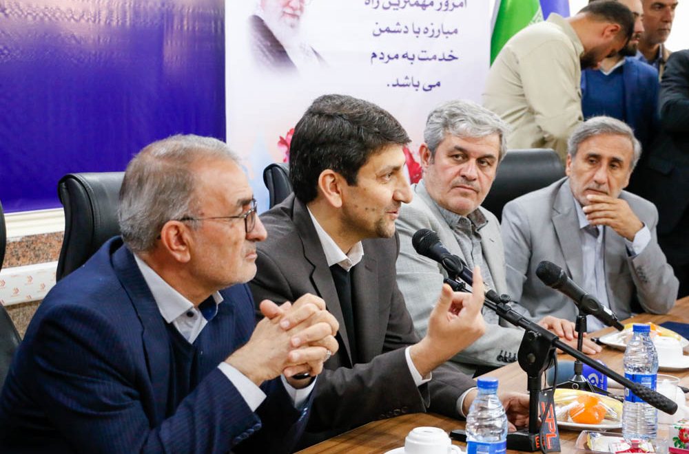 بازدید تاج‌گردون و وزیر ارتباطات از پارک علم و فناوری گچساران